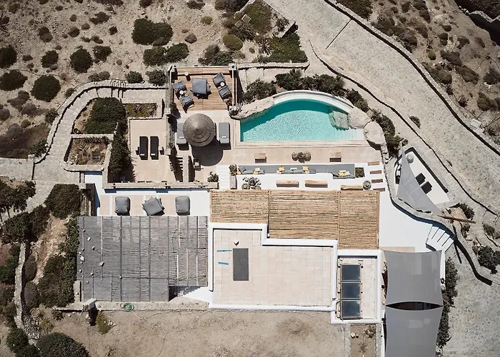 Barbarossa - Elegant Beachfront Retreat With Heated Pool & Outdoor Gym Villa