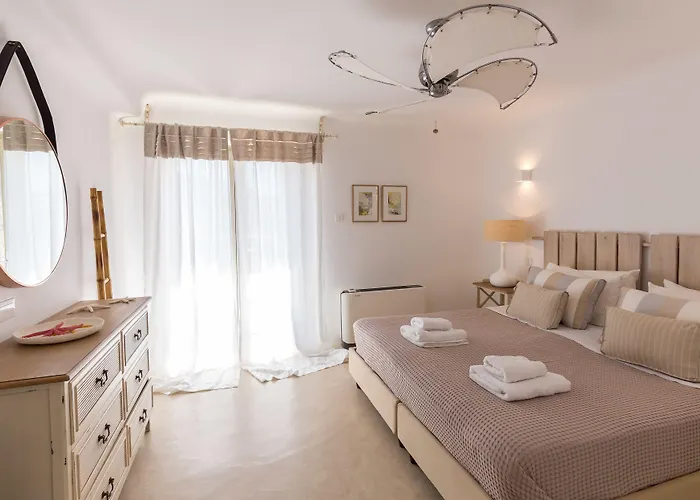 Barbarossa - Elegant Beachfront Retreat With Heated Pool & Outdoor Gym Villa *