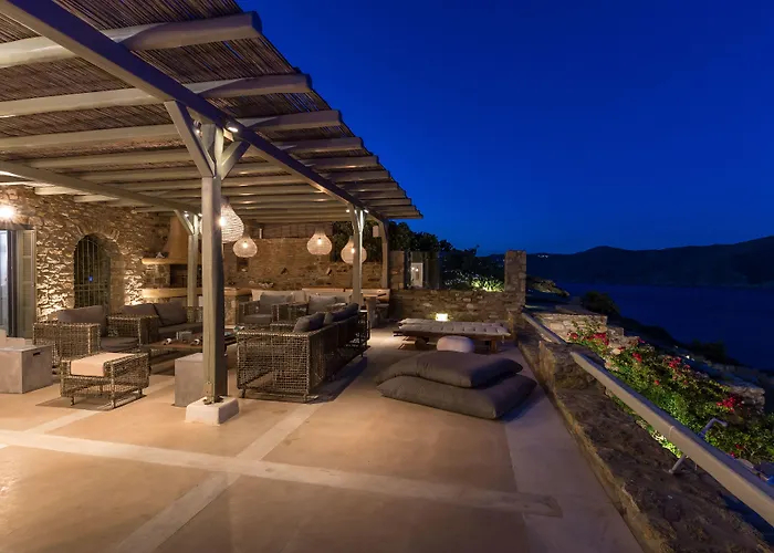 Barbarossa - Elegant Beachfront Retreat With Heated Pool & Outdoor Gym Ftelia (Mykonos)