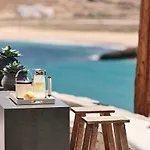 Barbarossa - Elegant Beachfront Retreat With Heated Pool & Outdoor Gym *