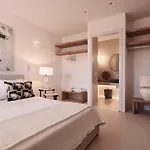 Barbarossa - Elegant Beachfront Retreat With Heated Pool & Outdoor Gym