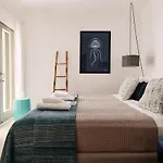 Villa Barbarossa - Elegant Beachfront Retreat With Heated Pool & Outdoor Gym *