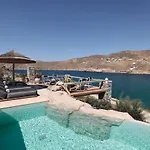 Villa Barbarossa - Elegant Beachfront Retreat With Heated Pool & Outdoor Gym *