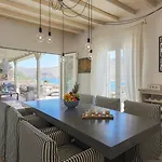 Barbarossa - Elegant Beachfront Retreat With Heated Pool & Outdoor Gym Villa *