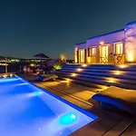 Villa Barbarossa - Elegant Beachfront Retreat With Heated Pool & Outdoor Gym