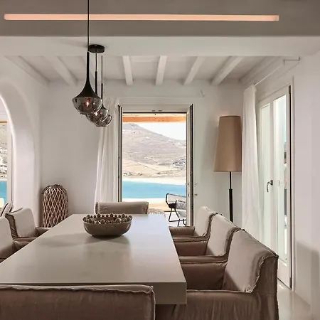 Barbarossa - Elegant Beachfront Retreat With Heated Pool & Outdoor Gym Villa