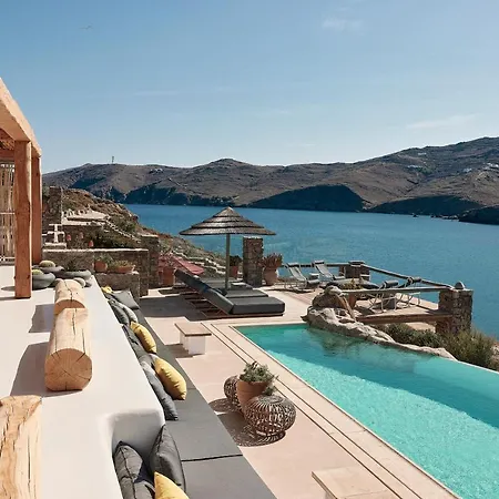 Barbarossa - Elegant Beachfront Retreat With Heated Pool & Outdoor Gym *