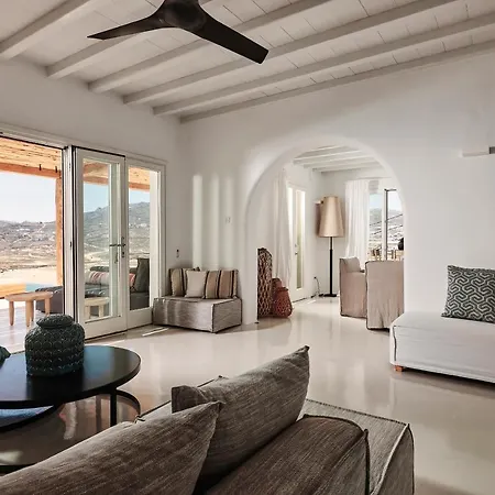 Barbarossa - Elegant Beachfront Retreat With Heated Pool & Outdoor Gym