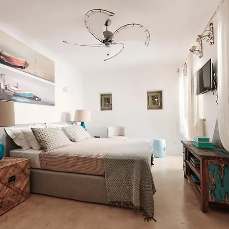 Barbarossa - Elegant Beachfront Retreat With Heated Pool & Outdoor Gym Villa *