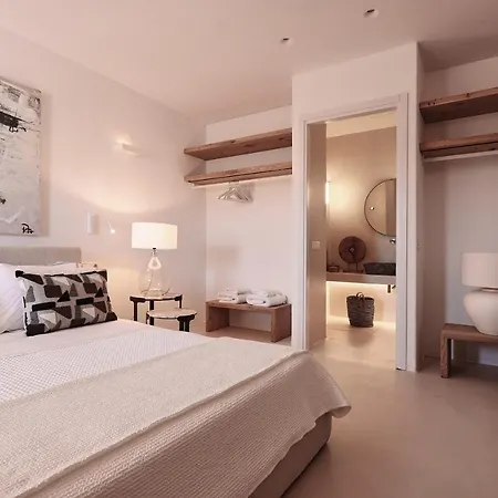 Barbarossa - Elegant Beachfront Retreat With Heated Pool & Outdoor Gym