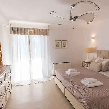 Barbarossa - Elegant Beachfront Retreat With Heated Pool & Outdoor Gym וילה *