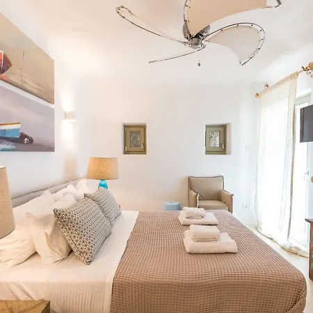 Barbarossa - Elegant Beachfront Retreat With Heated Pool & Outdoor Gym