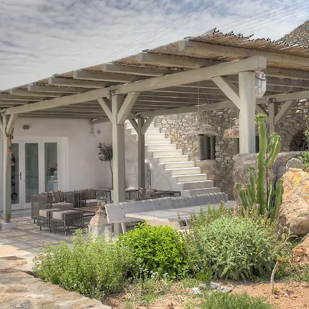 Barbarossa - Elegant Beachfront Retreat With Heated Pool & Outdoor Gym *