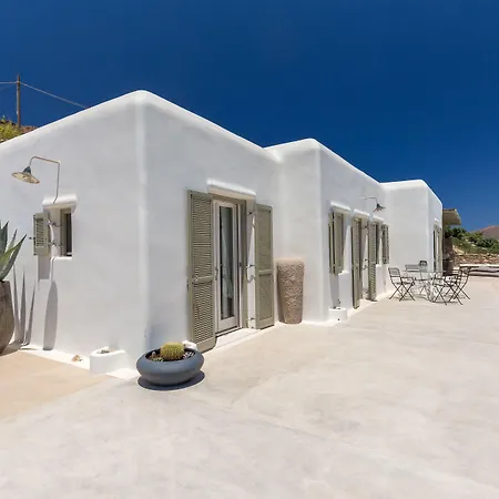 Barbarossa - Elegant Beachfront Retreat With Heated Pool & Outdoor Gym Villa