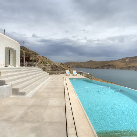 Villa Barbarossa - Elegant Beachfront Retreat With Heated Pool & Outdoor Gym Ftelia (Mykonos)