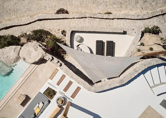 Barbarossa - Elegant Beachfront Retreat With Heated Pool & Outdoor Gym * Fteliá