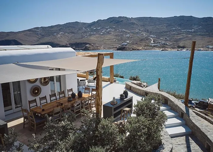 Barbarossa - Elegant Beachfront Retreat With Heated Pool & Outdoor Gym *