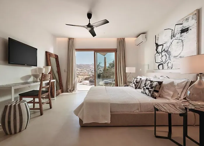 Villa Barbarossa - Elegant Beachfront Retreat With Heated Pool & Outdoor Gym