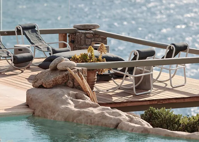 Barbarossa - Elegant Beachfront Retreat With Heated Pool & Outdoor Gym Fteliá