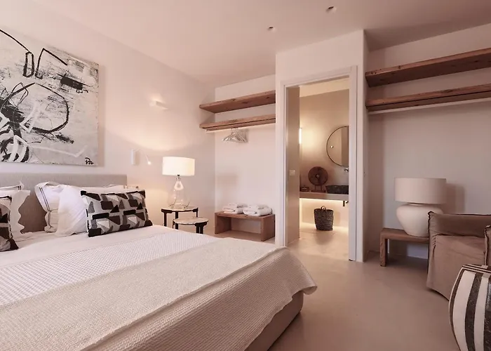 Barbarossa - Elegant Beachfront Retreat With Heated Pool & Outdoor Gym