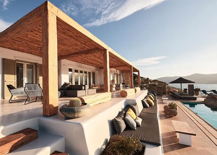 Barbarossa - Elegant Beachfront Retreat With Heated Pool & Outdoor Gym