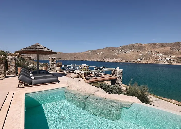 Villa Barbarossa - Elegant Beachfront Retreat With Heated Pool & Outdoor Gym *