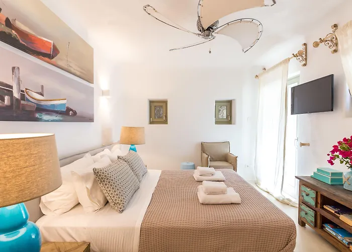 Barbarossa - Elegant Beachfront Retreat With Heated Pool & Outdoor Gym