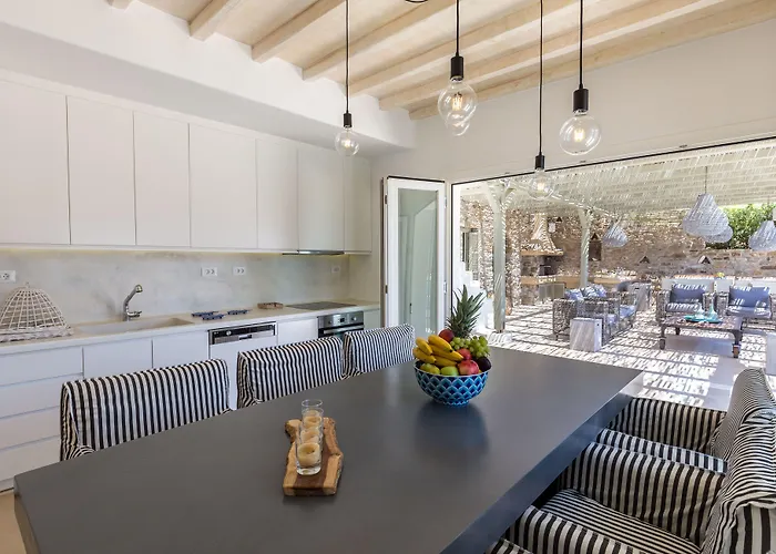 Barbarossa - Elegant Beachfront Retreat With Heated Pool & Outdoor Gym