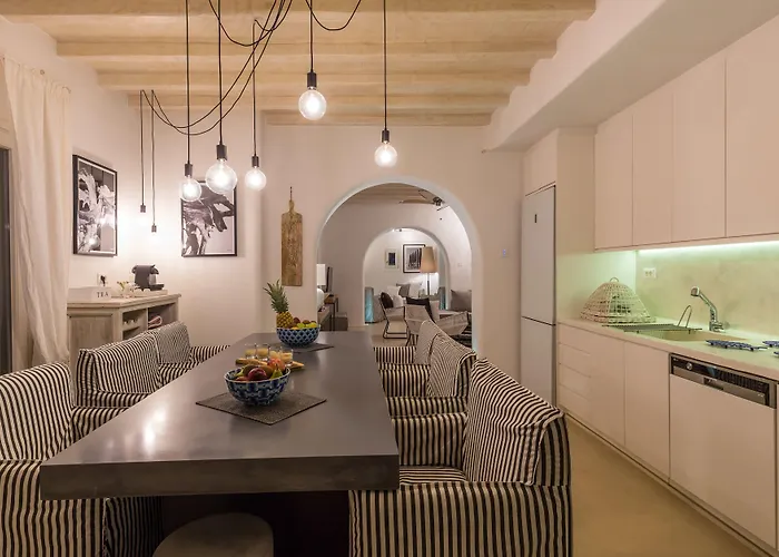 Barbarossa - Elegant Beachfront Retreat With Heated Pool & Outdoor Gym Fteliá