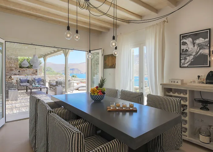 Barbarossa - Elegant Beachfront Retreat With Heated Pool & Outdoor Gym Villa *