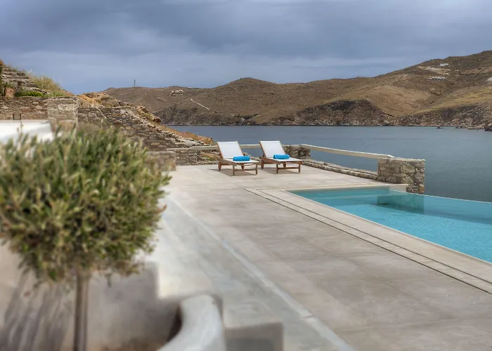 Barbarossa - Elegant Beachfront Retreat With Heated Pool & Outdoor Gym Villa Fteliá