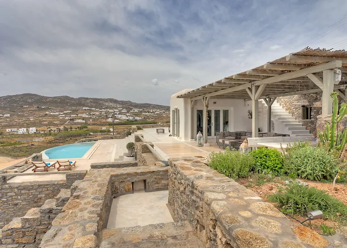 Villa Barbarossa - Elegant Beachfront Retreat With Heated Pool & Outdoor Gym