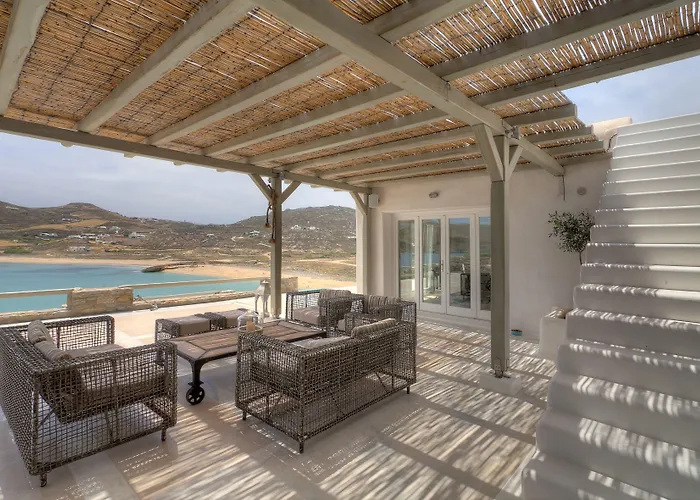 Barbarossa - Elegant Beachfront Retreat With Heated Pool & Outdoor Gym *