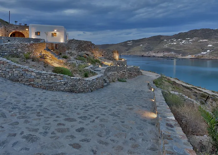 Barbarossa - Elegant Beachfront Retreat With Heated Pool & Outdoor Gym Villa Fteliá