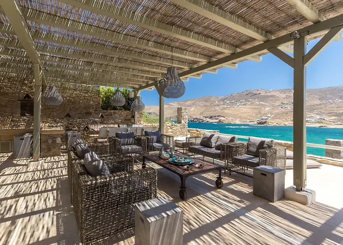 Barbarossa - Elegant Beachfront Retreat With Heated Pool & Outdoor Gym