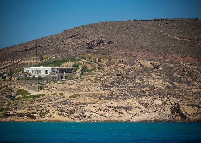 Barbarossa - Elegant Beachfront Retreat With Heated Pool & Outdoor Gym