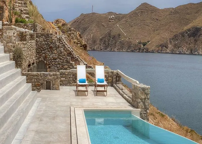 Villa Barbarossa - Elegant Beachfront Retreat With Heated Pool & Outdoor Gym *