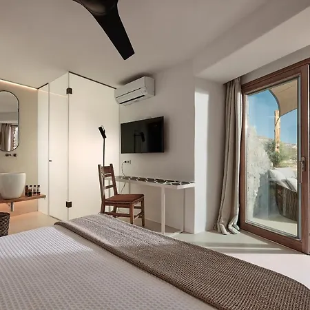 Barbarossa - Elegant Beachfront Retreat With Heated Pool & Outdoor Gym Villa *