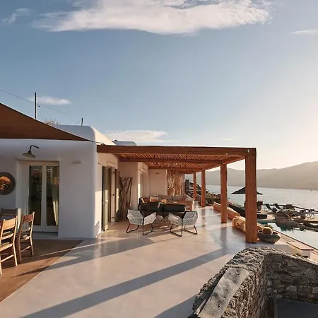 Barbarossa - Elegant Beachfront Retreat With Heated Pool & Outdoor Gym