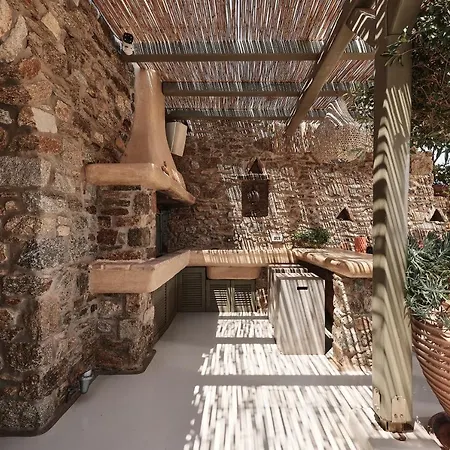 Barbarossa - Elegant Beachfront Retreat With Heated Pool & Outdoor Gym Villa *