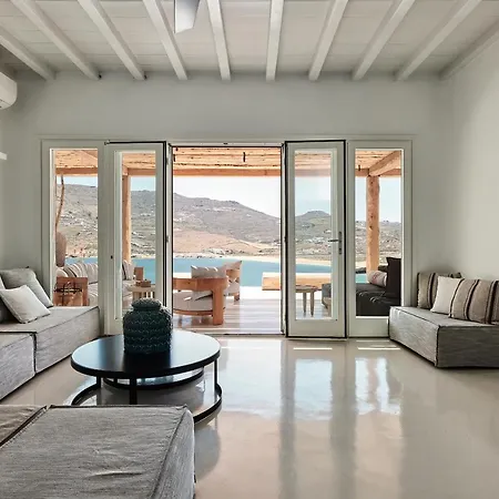 Barbarossa - Elegant Beachfront Retreat With Heated Pool & Outdoor Gym Ftelia (Mykonos)