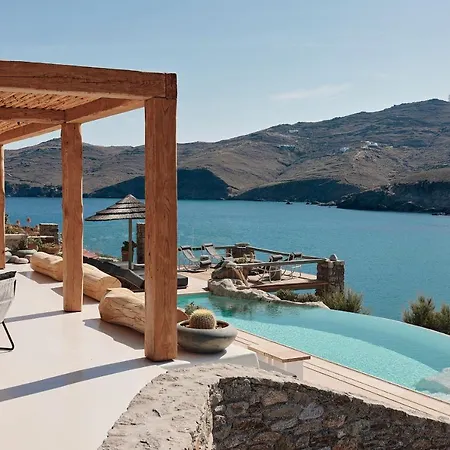 Barbarossa - Elegant Beachfront Retreat With Heated Pool & Outdoor Gym *