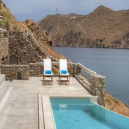 Villa Barbarossa - Elegant Beachfront Retreat With Heated Pool & Outdoor Gym *