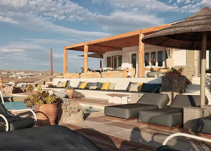 Barbarossa - Elegant Beachfront Retreat With Heated Pool & Outdoor Gym *