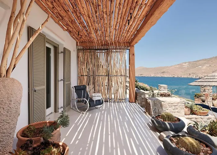 Barbarossa - Elegant Beachfront Retreat With Heated Pool & Outdoor Gym Villa