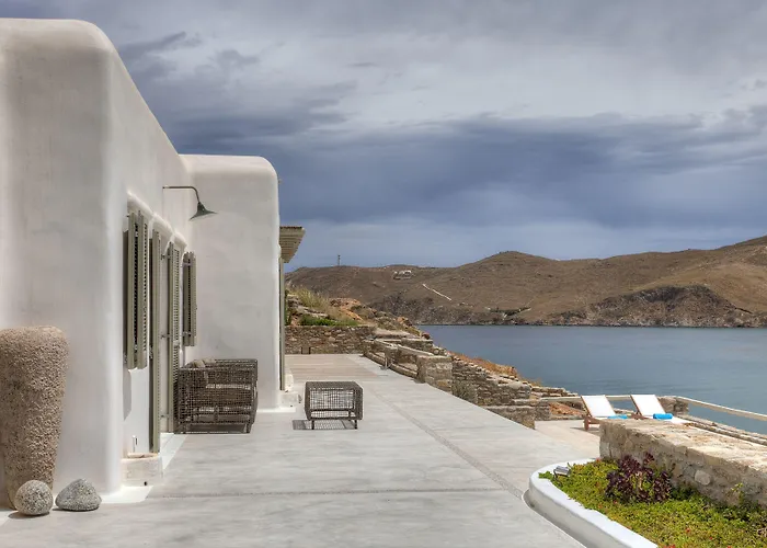 Barbarossa - Elegant Beachfront Retreat With Heated Pool & Outdoor Gym Villa