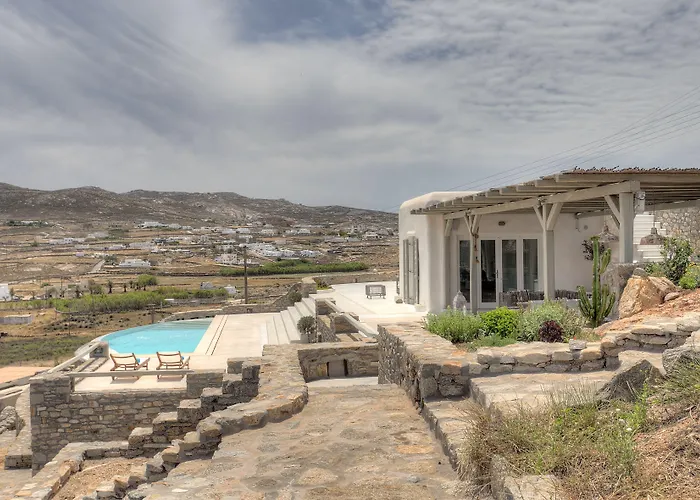 Villa Barbarossa - Elegant Beachfront Retreat With Heated Pool & Outdoor Gym