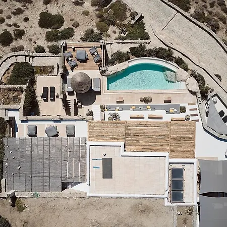 Barbarossa - Elegant Beachfront Retreat With Heated Pool & Outdoor Gym Villa