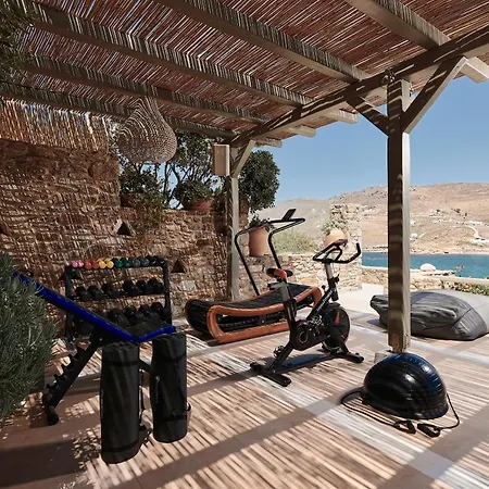 Barbarossa - Elegant Beachfront Retreat With Heated Pool & Outdoor Gym Villa