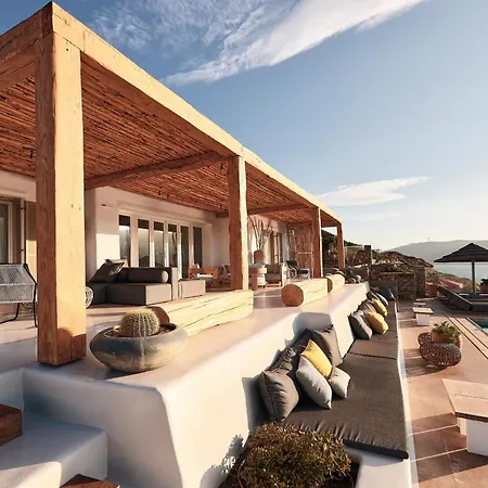 Barbarossa - Elegant Beachfront Retreat With Heated Pool & Outdoor Gym